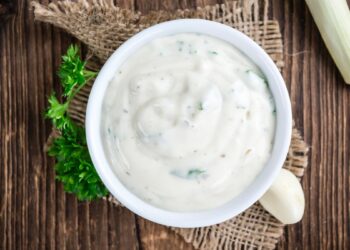 Receita Fácil de Molho de Alho para Churrasco