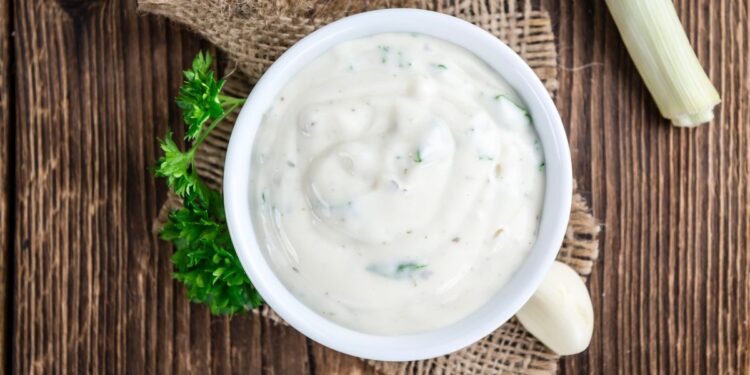 Receita Fácil de Molho de Alho para Churrasco